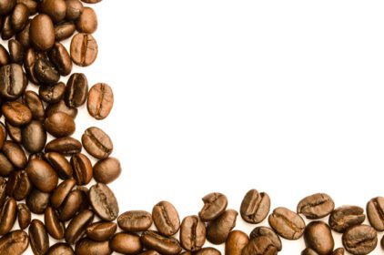 دانلود عکس جداسازی دانه های قهوه در پس زمینه سفید