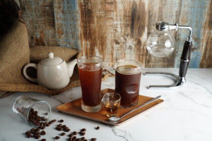 دانلود عکس سینی قهوه با حبوبات و چای
