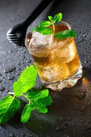 دانلود عکس نوشیدنی کوبا لیبره با نعنا و کولا