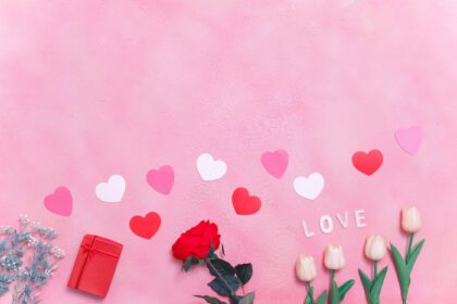 دانلود عکس جعبه کادو پیام عاشقانه با مفهوم گل های زیبا از