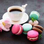 دانلود وکتور سبزیجات تازه پاشیدن یخ به آب شفاف آبی رنگ غذای سالم رژیم غذایی مفهوم تازگی جدا شده پس زمینه سفید تصویر برداری واقعی