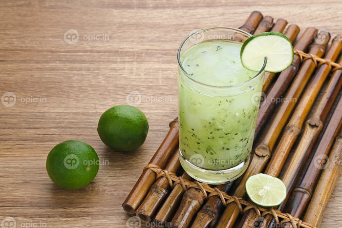 دانلود عکس es timun serut یک نوشیدنی معمولی اندونزیایی ساخته شده از تراشیده شده