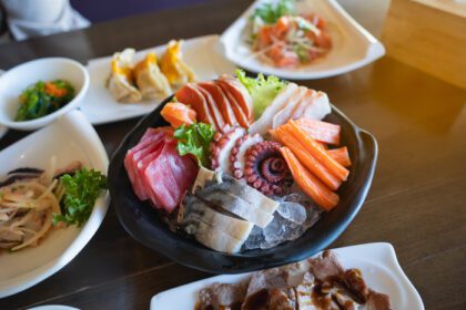 دانلود عکس غذاهای ژاپنی ست ساشیمی ساشیمی ماهی سالمون واسابی