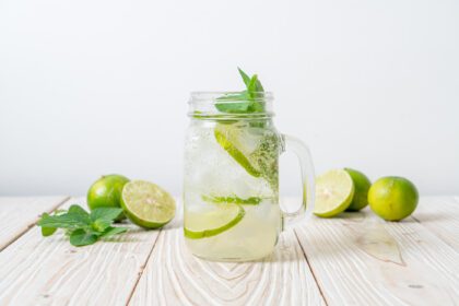 دانلود عکس نوشابه لیموی سرد با نوشیدنی خنک کننده نعناع
