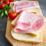 دانلود وکتور استیشن واگن در شهر با سبک وکتور مسطح