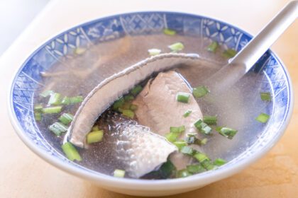 دانلود عکس سوپ پوست شیر ماهی غذای لذیذ متمایز تایوان در