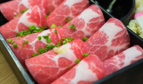 دانلود عکس گوشت خوک تازه اسلاید جدید در رستوران غذای ژاپن و کره