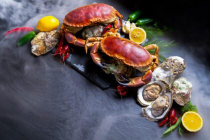 دانلود عکس چاشنی غذای دریایی با خرچنگ سنگی