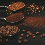 دانلود عکس هواپیما کاغذی اوریگامی روی نقشه