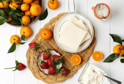 دانلود عکس خامه نان سفید و مواد میوه ای ژاپنی