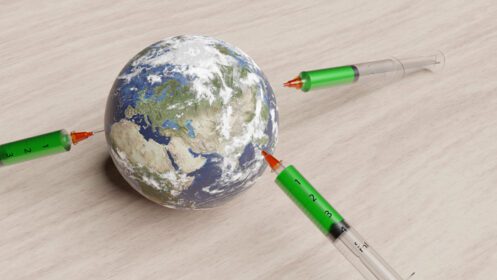 دانلود عکس سرنگ پزشکی با سوزن سیاره زمین را واکسینه کرد