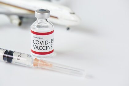 دانلود عکس واکسن کووید برای سفر با هواپیما