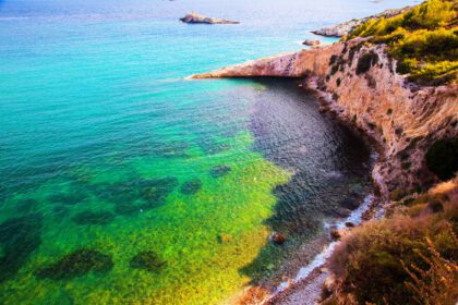 دانلود عکس آب زلال دریا ایبیزا اسپانیا