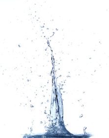 دانلود عکس پاشیدن آب شفاف جدا شده در پس زمینه سفید