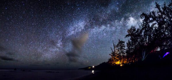 دانلود عکس کمپینگ زیر ستاره ها در مائوئی