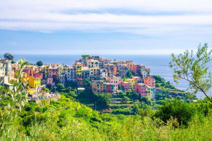 دانلود عکس کورنیگلیا روستای سنتی معمولی ایتالیایی با رنگارنگ