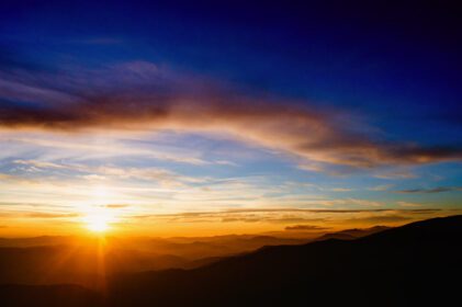 دانلود عکس رنگ آبی کوه در هنگام غروب آفتاب