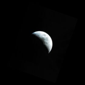 دانلود عکس ماه کامل ماه زیبا ماه خندان در شب