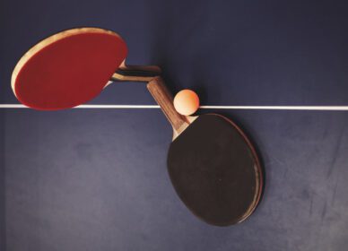 دانلود عکس دو راکت تنیس روی میز
