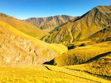 دانلود عکس مناظر پارک ملی توشتی در مسیر پیاده روی گردنه آتسونتا
