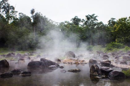 دانلود عکس چشمه آب گرم در پارک ملی جیسورن تایلند