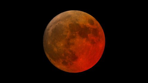 دانلود عکس ماه گرفتگی کامل فوق العاده خونی
