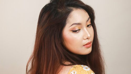 دانلود عکس پروفایل جانبی یک زن جوان آسیایی با آرایش جدا