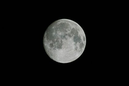 دانلود عکس غروب ماه در آسمان
