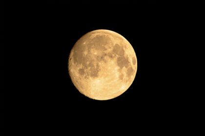 دانلود عکس غروب ماه در آسمان
