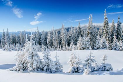 دانلود عکس منظره مرموز زمستانی کوه های باشکوه در زمستان