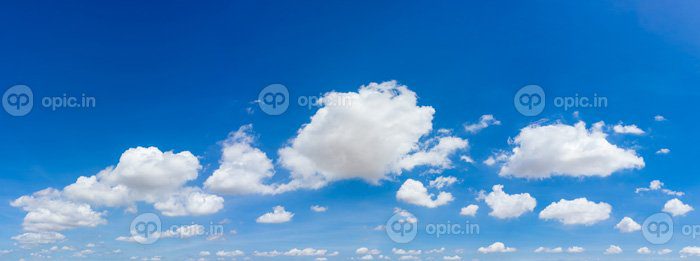 دانلود عکس پانوراما آسمان آبی و ابرها با پس زمینه طبیعی نور روز