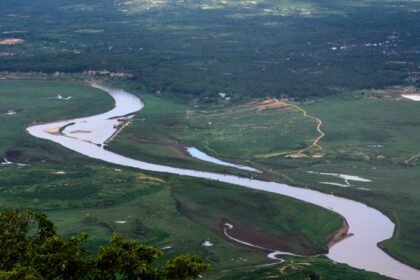 دانلود عکس نمای رودخانه پینگ از گوشه ای در دوی تائو تایلند