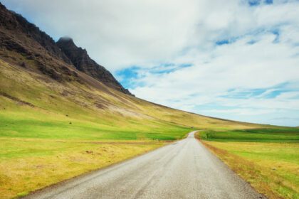 دانلود عکس جاده در کوهستان زیبایی جهان ایسلند
