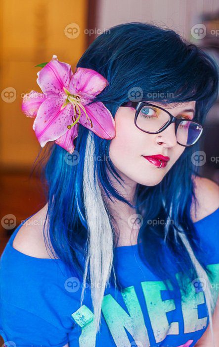 دانلود والپیپرهای صورت زنانه مدل کاسپلی حلقه بینی زنانه با عینک