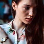 دانلود کاغذ دیواری صورتی ساتن گلدار