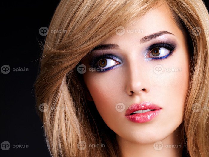دانلود والپیپرهای صورت زنانه مدل پرتره چشمان موهای بلند
