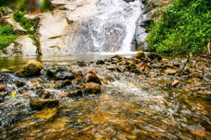 دانلود عکس آبشار طبیعت زیبا در شمال تایلند سفر