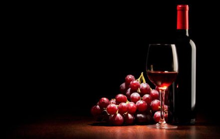 دانلود تصاویر پس زمینه نقاشی نوشیدنی میوه قرمز شراب قرمز بطری شیشه ای انگور تولید نوشیدنی مقطر لیکور طبیعت بی جان نوشیدنی الکلی طبیعت بی جان عکاسی شراب شیشه ای شراب قرمز بطری پایه شراب