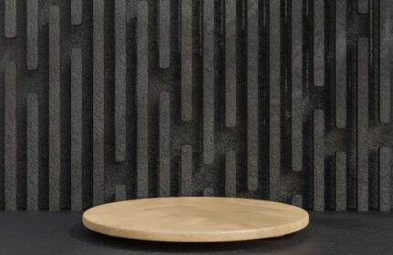 دانلود عکس تریبون چوبی برای ارائه محصول روی دیوار سنگی